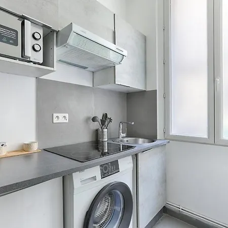 Confort A Proximite Des Batignolles
