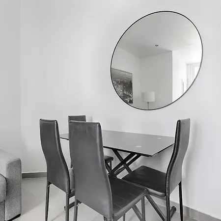 Confort A Proximite Des Batignolles